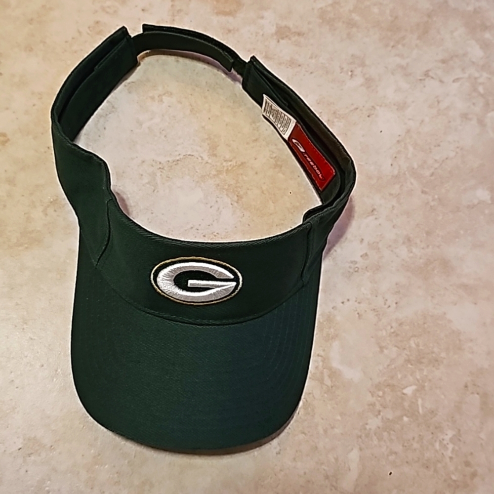 GREEN 💚 BAY FOOTBALL VISOR HAT UNISEX